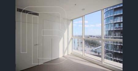 Luxury 2 Bedroom + Study with Fridge and Washer! - Photo 4