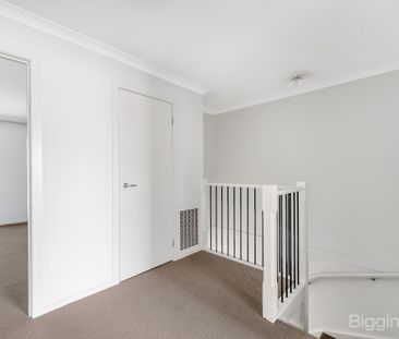 Attractive Townhouse in Prime Parkland Position - Photo 5