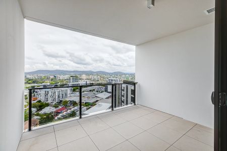 81705/25 Mollison Street, - Photo 3