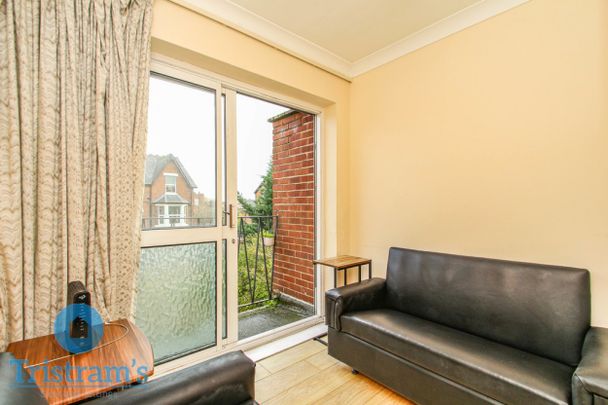 3 bed Flat for Rent - Photo 1