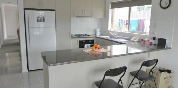 Private modern unit - Photo 2