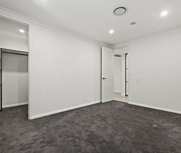 Unit 701/10-14 Fielder Street, West Gosford - Photo 3