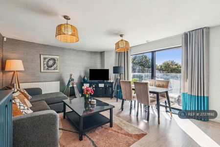 2 bedroom flat to rent - Photo 3