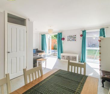 3 bedroom terraced house to rent - Photo 2