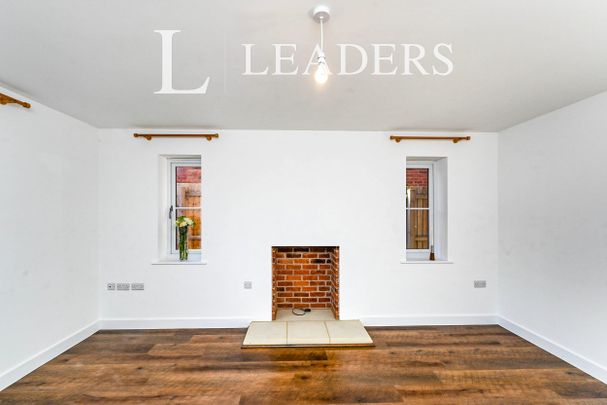 4 bedroom house to rent Mark Lane, East Markham, NG22 - Photo 1