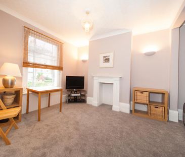 2 bedroom maisonette to rent - Photo 4