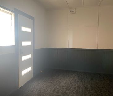 Renovated Studio Apartment - Photo 3