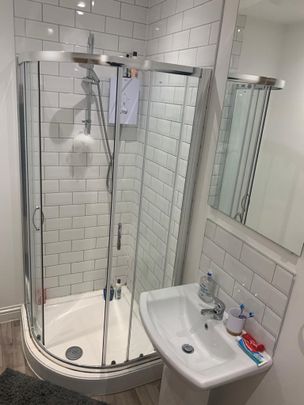 7 bedroom terraced house to rent - Photo 1