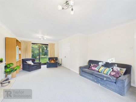 4 bedroom detached house to rent - Photo 3