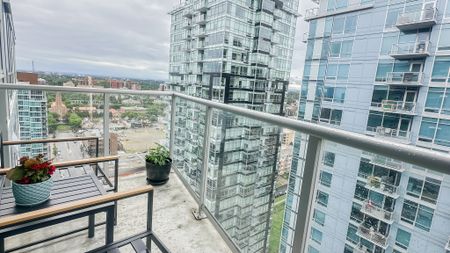 $500 Off October Rent | 2 Bed Furnished Condo With Views & Underground Parking. - Photo 3