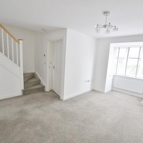 3 Bedroom Semi Detached Available Arranging tenancy - Photo 1