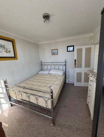 Room in a Shared House, Sussex Square, BN2 - Photo 4