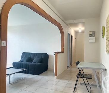 Location Appartement 1 pièce 44m² ST JULIEN LES VILLAS 10800 - Photo 2