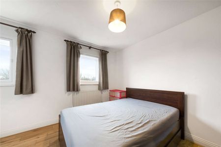 Bright and spacious 2 double bedroom split level apartment to rent in Canary Wharf. - Photo 4