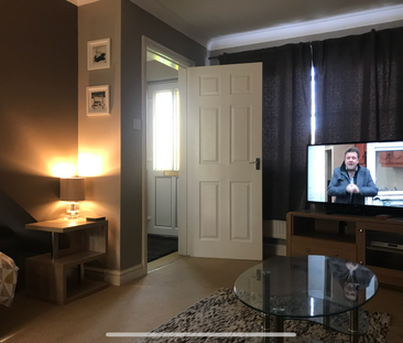 Hawthorn Chase Whole house - Photo 1