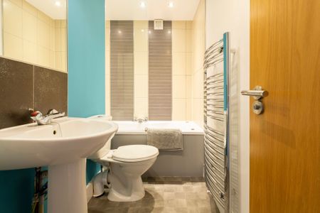 Archery Terrace, Hyde Park, Leeds - Photo 3