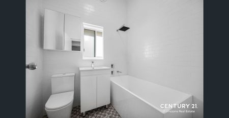 Tastefully renovated - Photo 3