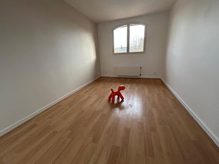 BEAUMONT, pavillon T5 avec jardin et garage. - Photo 2