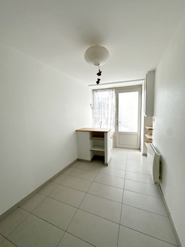 Location Maison 3 pièces 60m² COMBRONDE 63460 - Photo 4