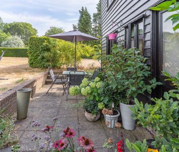 2 bedroom semi-detached house to rent - Photo 6