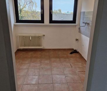 Helle 2-Zi-Dachgeschosswohnung in ruhiger Lage von Essen-Bochold - Photo 1