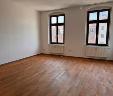 Stadtzentrum, 2-Zimmer mit Einbauküche und Balkon - Photo 3