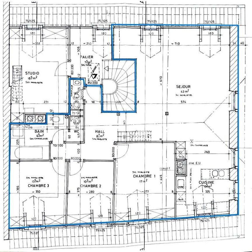 Charmant appartement de 5,5 pièces avec mezzanine au cœur de Cossonay - Photo 1