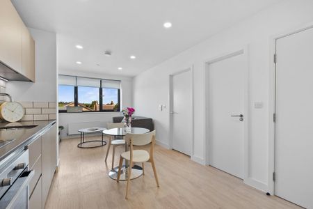 1 bedroom flat to rent - Photo 2