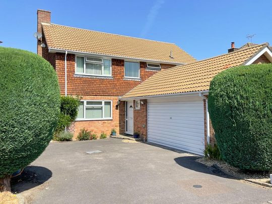 4 bedroom detached house to rent - Photo 1