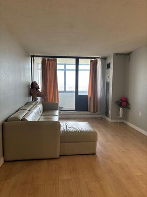 For Lease - 18 Knightsbridge Road Unit# 1605, Brampton, Ontario - Photo 1