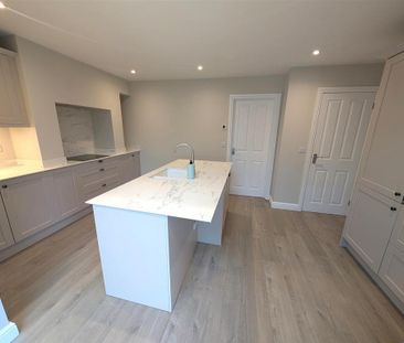 2 bedroom semi-detached house to rent - Photo 6