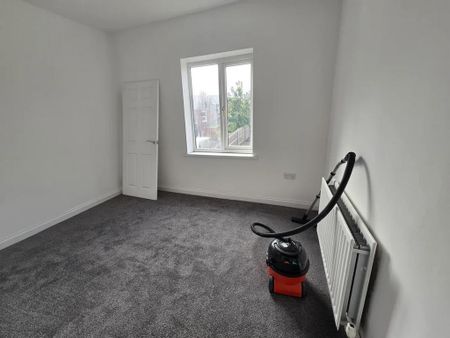 3 bedroom terraced house to rent - Photo 2