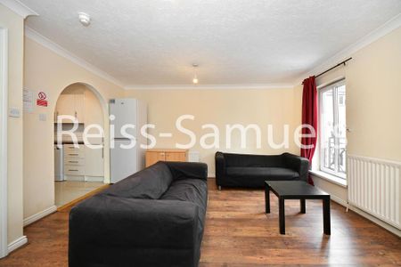 6 bedroom semi-detached house to rent - Photo 2