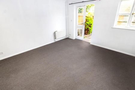 2 bedroom terraced house to rent - Photo 2