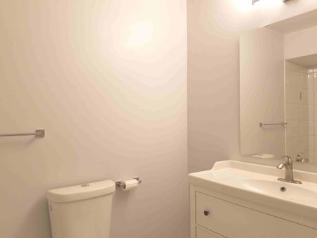 For Lease - 1316 Redbank Crescent, Oakville, Ontario - Photo 4