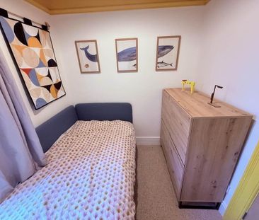 12 Gibson Park Gardens, Belfast, BT6 9GN - Photo 4