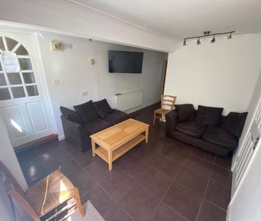 6 bedroom terraced house to rent - Photo 4