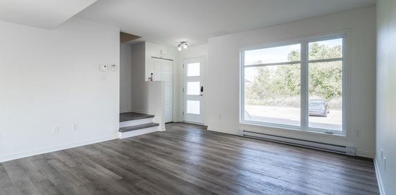 Grand 3 Chambres Sur 2 étages à Louer - Photo 2