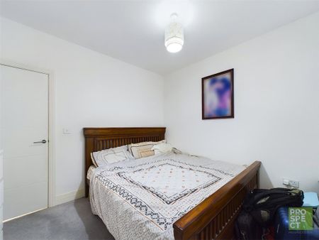 3 bedroom end of terrace house to rent - Photo 3