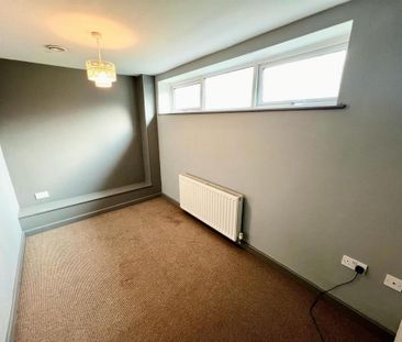 2 bedroom townhouse to rent - Photo 3