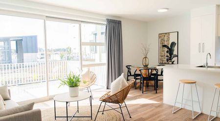 8/8 Glidepath Road Hobsonville - Photo 2