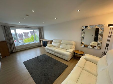 Yr Elain, Swansea, SA2 - Photo 2