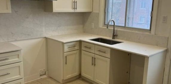 Grande 4 1/2 avec 2 Chambres fermées - 7560 Chabot - Photo 2