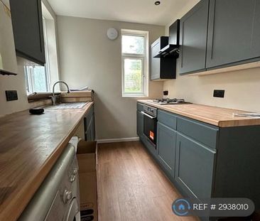 3 bedroom semi-detached house to rent - Photo 6