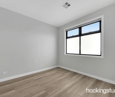 Grand Family Home - Photo 3