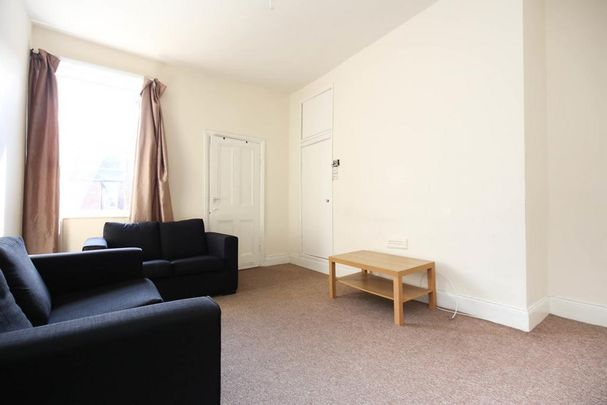 3 bedroom flat to rent - Photo 1