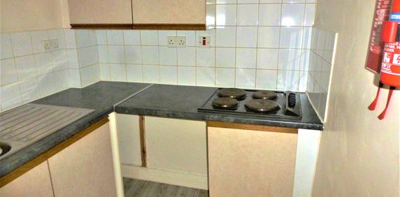 15-17 Market Place, Spalding, Long Sutton - Photo 2