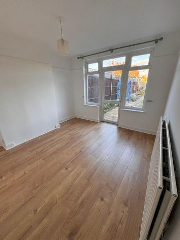 3 bedroom semi-detached house to rent - Photo 2