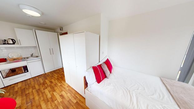 Studio to rent - Photo 1