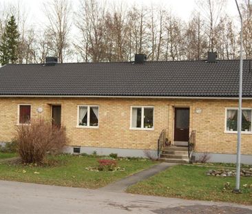 Lövåsvägen 32B - Photo 1